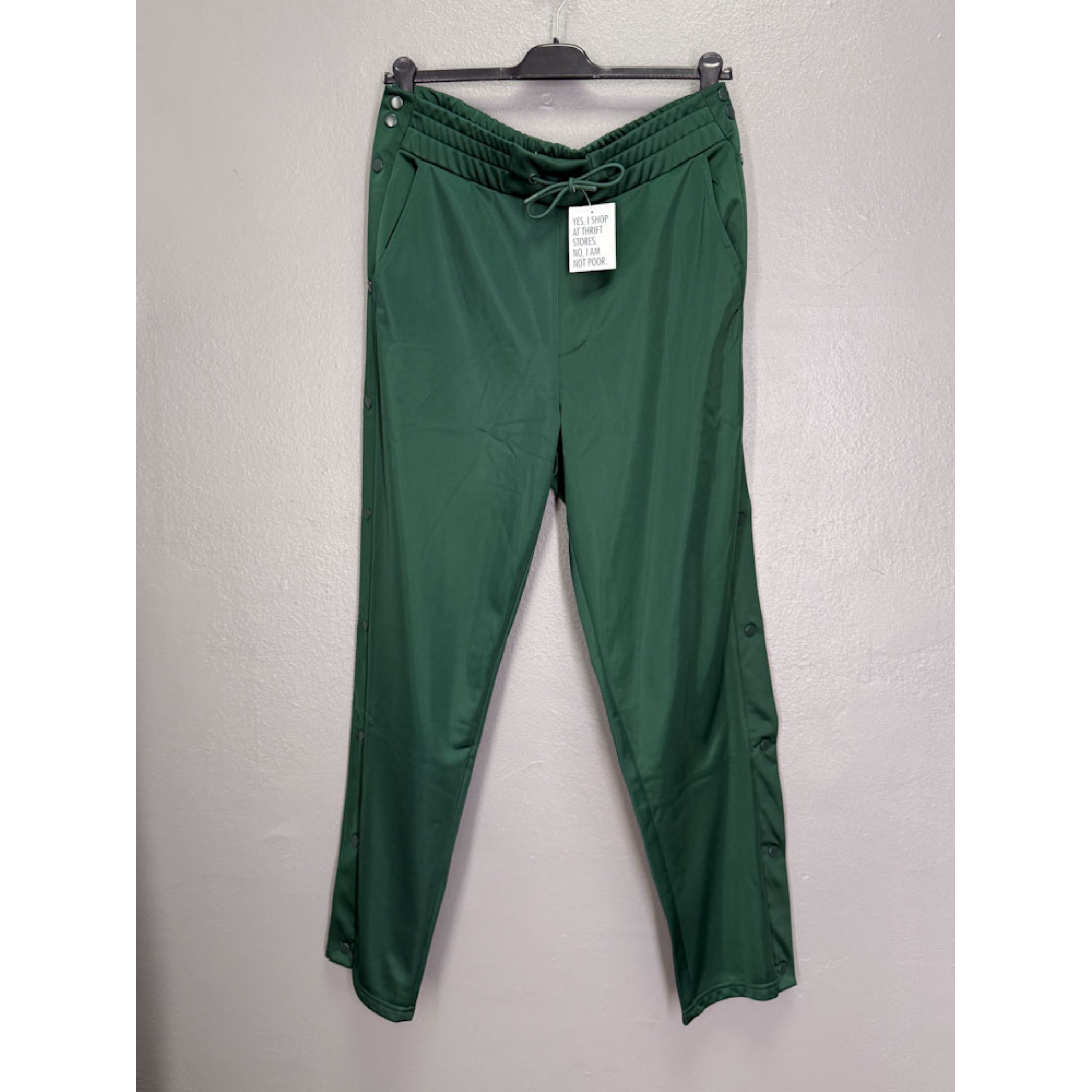 0BF93A51-34DF-4257-BC56-F1418097C8C3