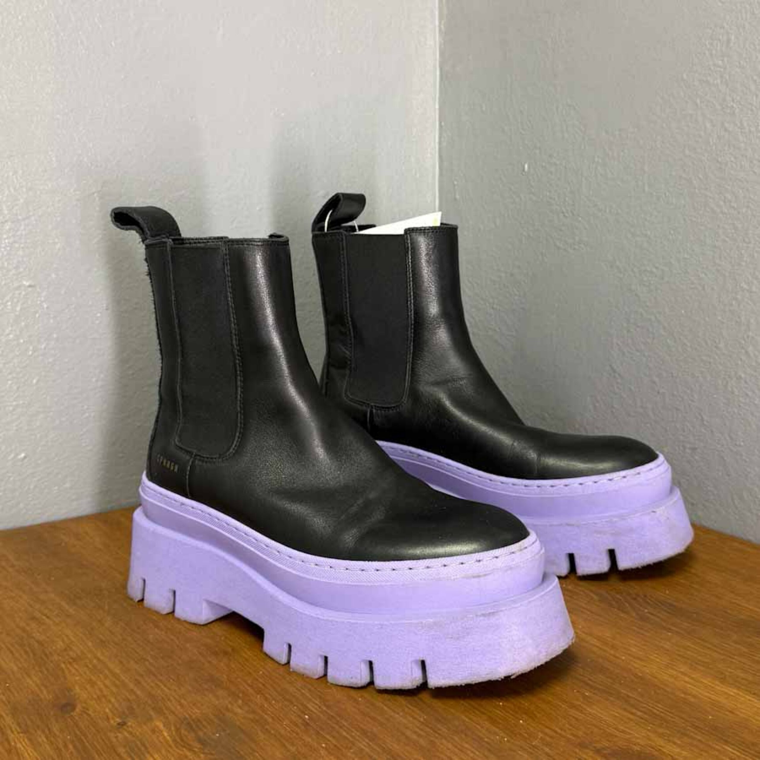 10F4A3B6-0983-4658-8E8E-E4862BE2AE6F