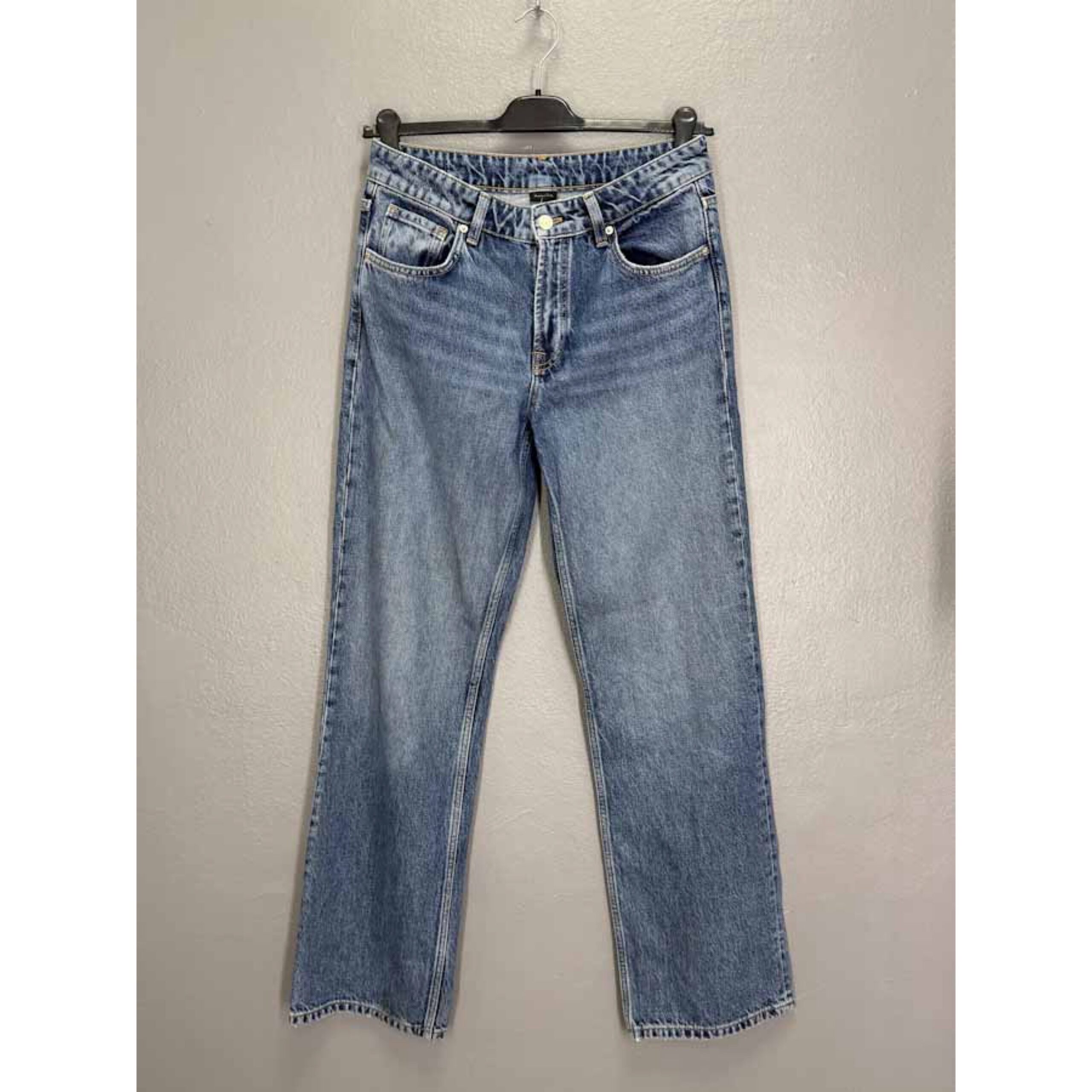 1526B2F7-DB3A-4863-B06C-856926422A1B