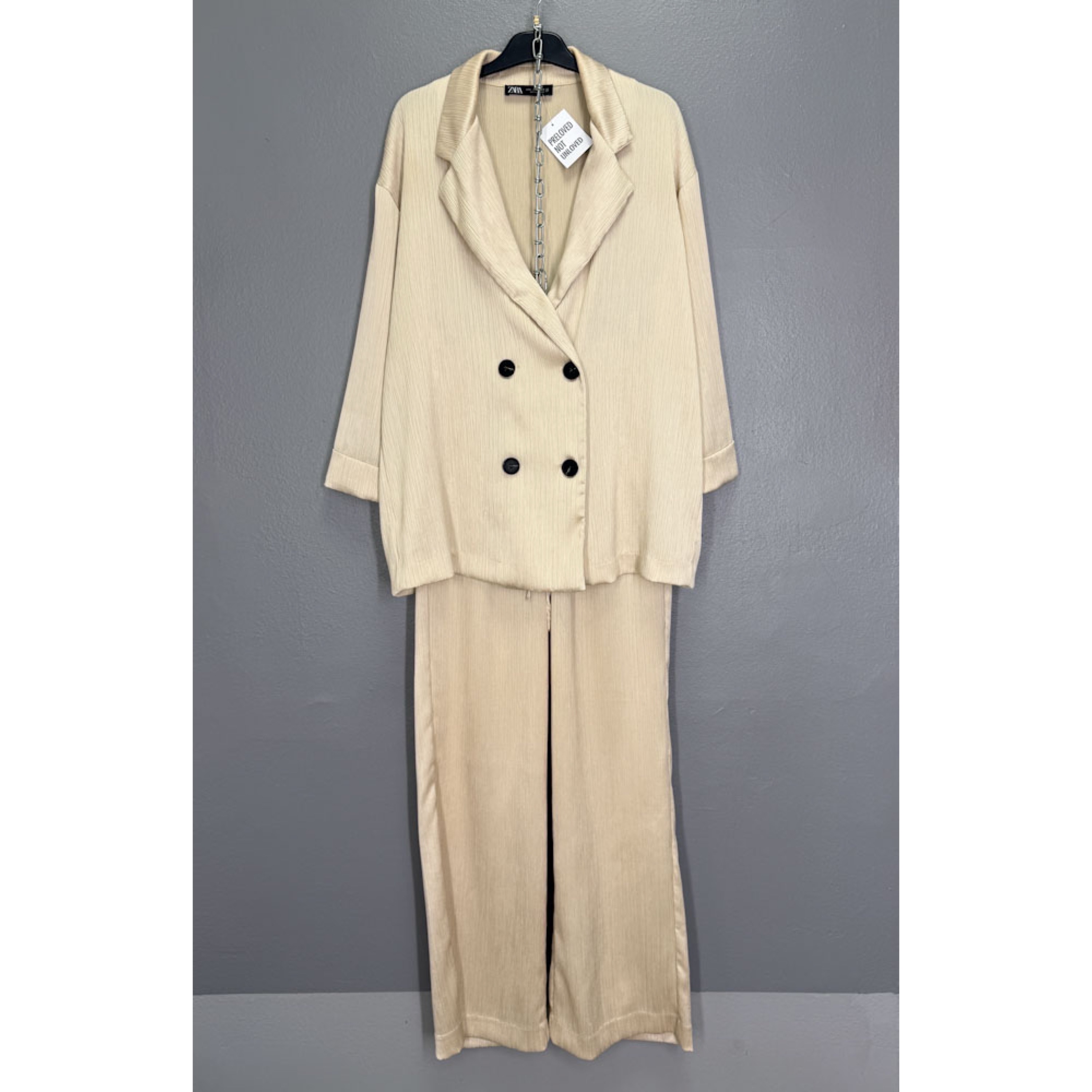 17A8FA81-6482-47CC-B47F-6E00B70BED11