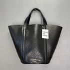 Maison Alaïa Le Cabas perforeeritud nahkkott mustas toonis, nude nahkvoodriga, eemaldatav lukuga sisukott ja peegel – täiskomplektne preloved luksuskott.