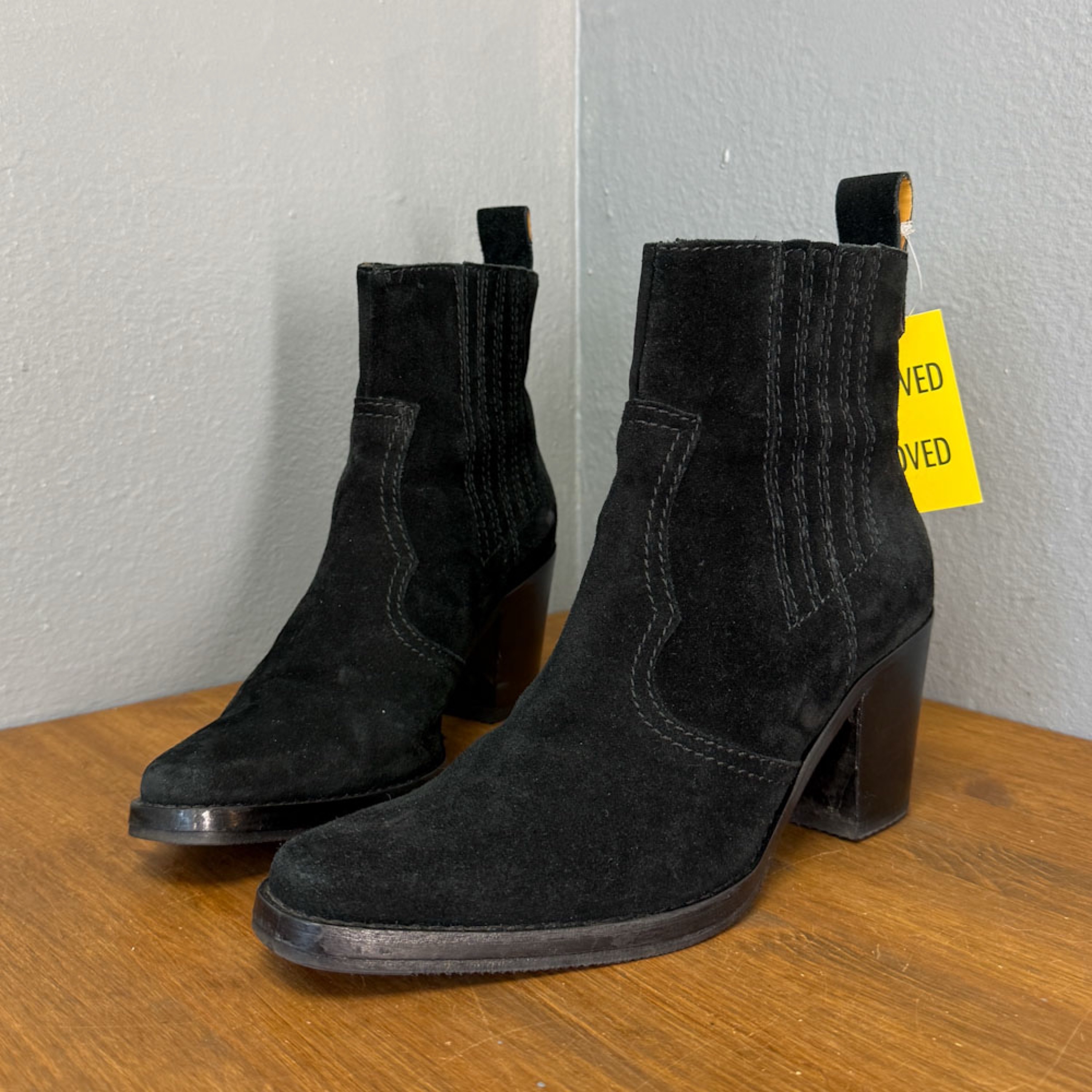 4E9C8ACA-1CB8-45CB-9B5B-7EB913F38492