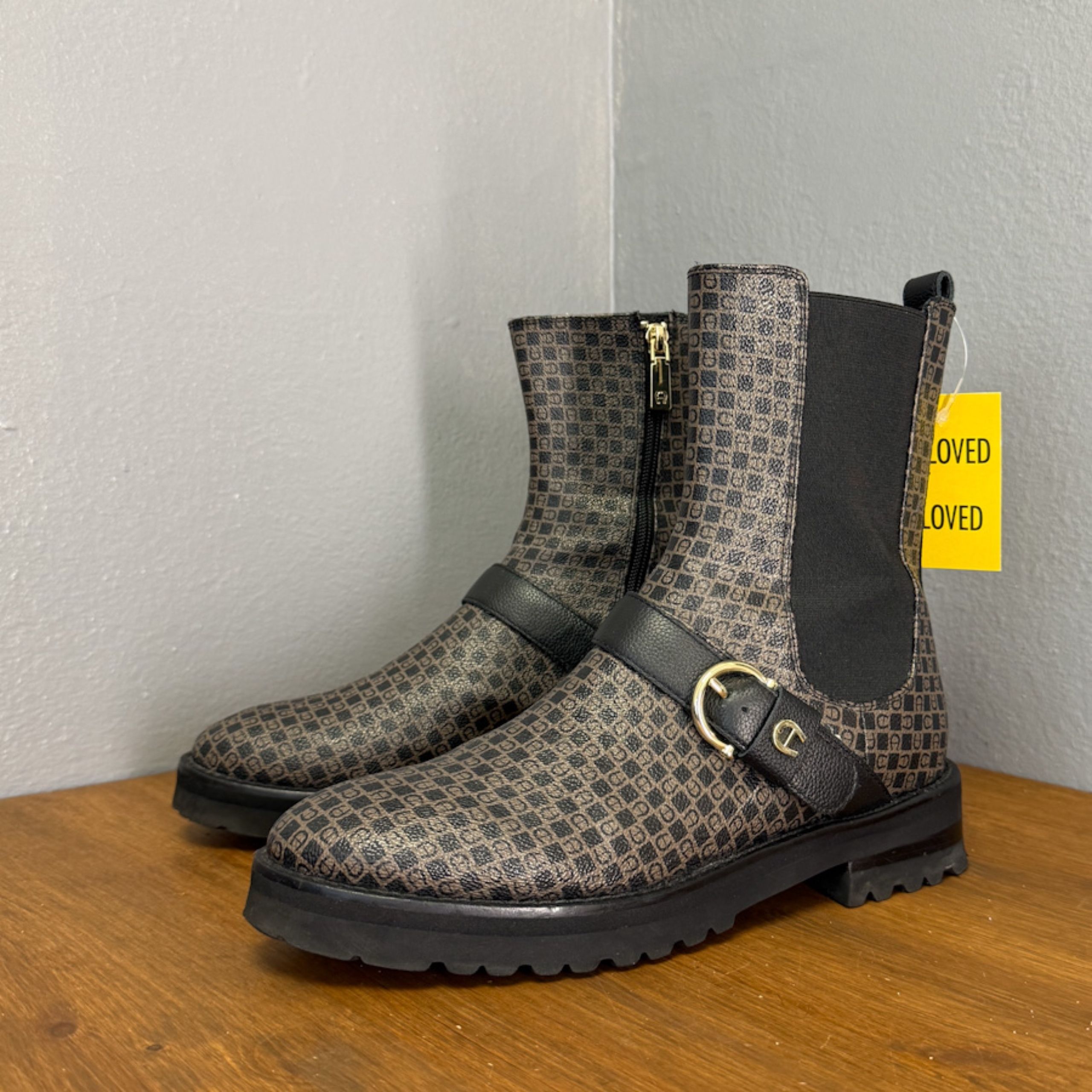 7e5d356a 982a 4fd2 B22b 4aebbe8276d7 7e5d356a 982a 4fd2 B22b 4aebbe8276d7