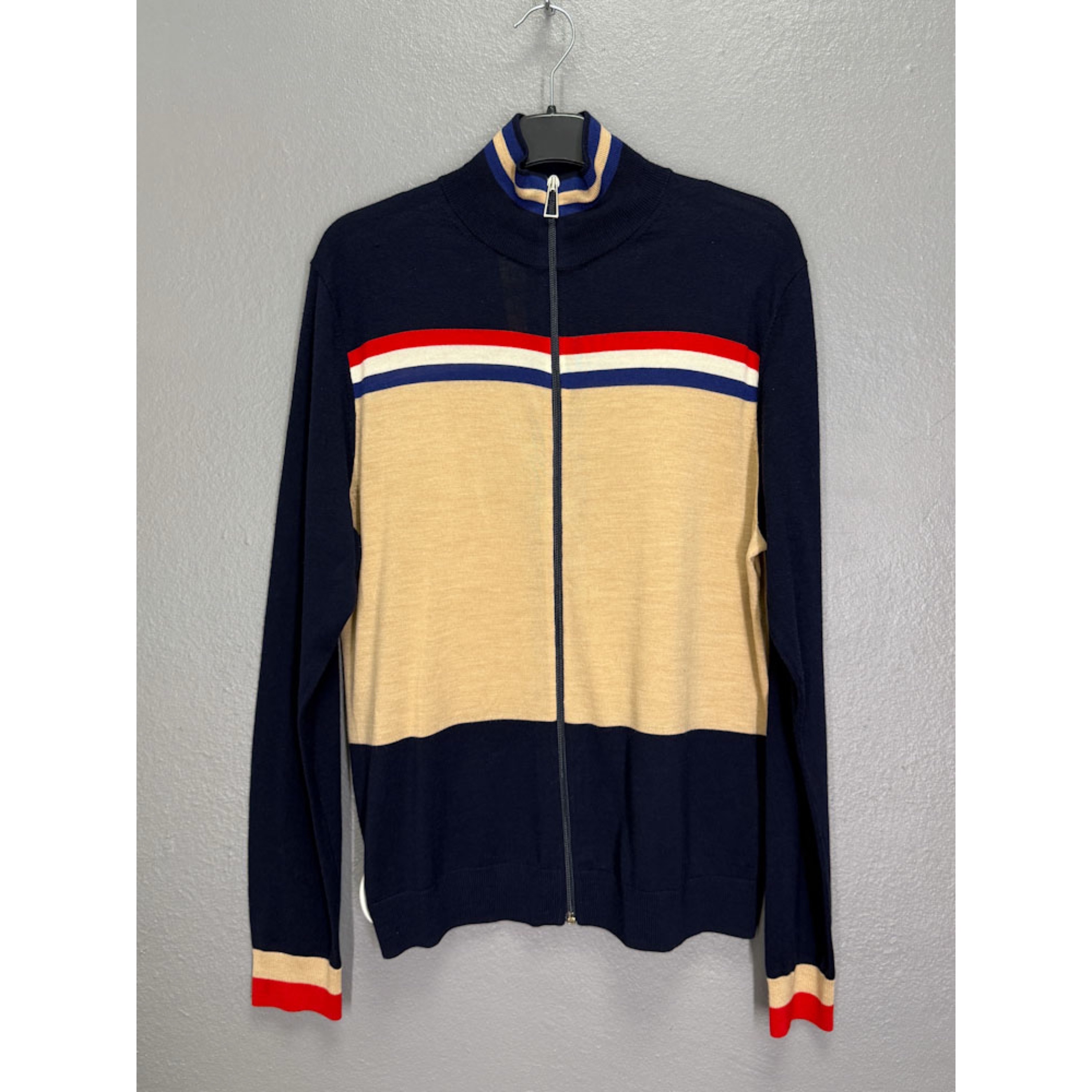 95BC4AA9-07FB-4C44-B5A7-AD5DA4EBE2A0