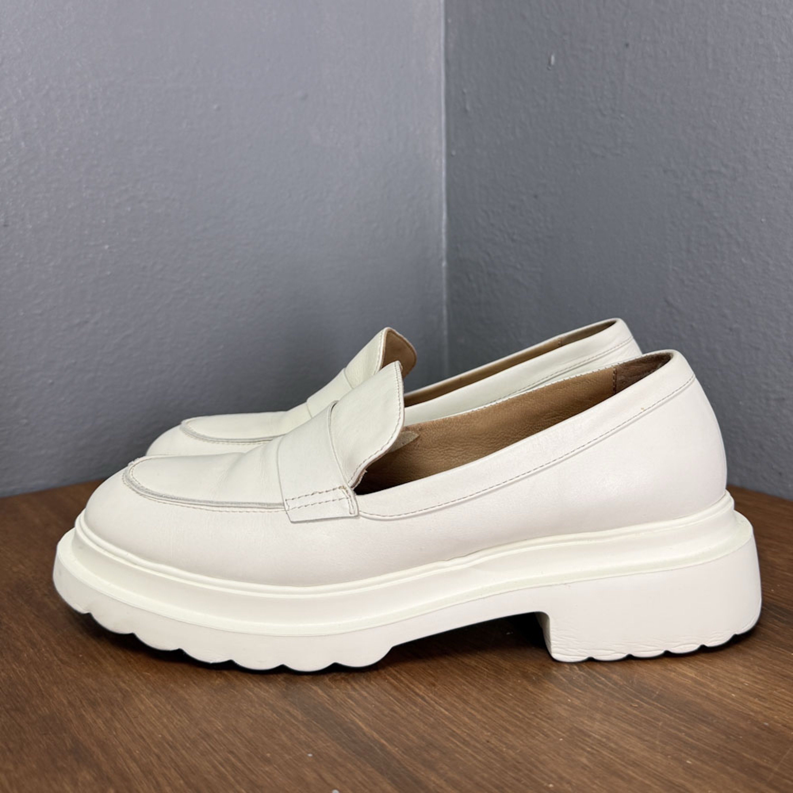 97A88E60-627C-4038-AACD-28B6F2149FFB