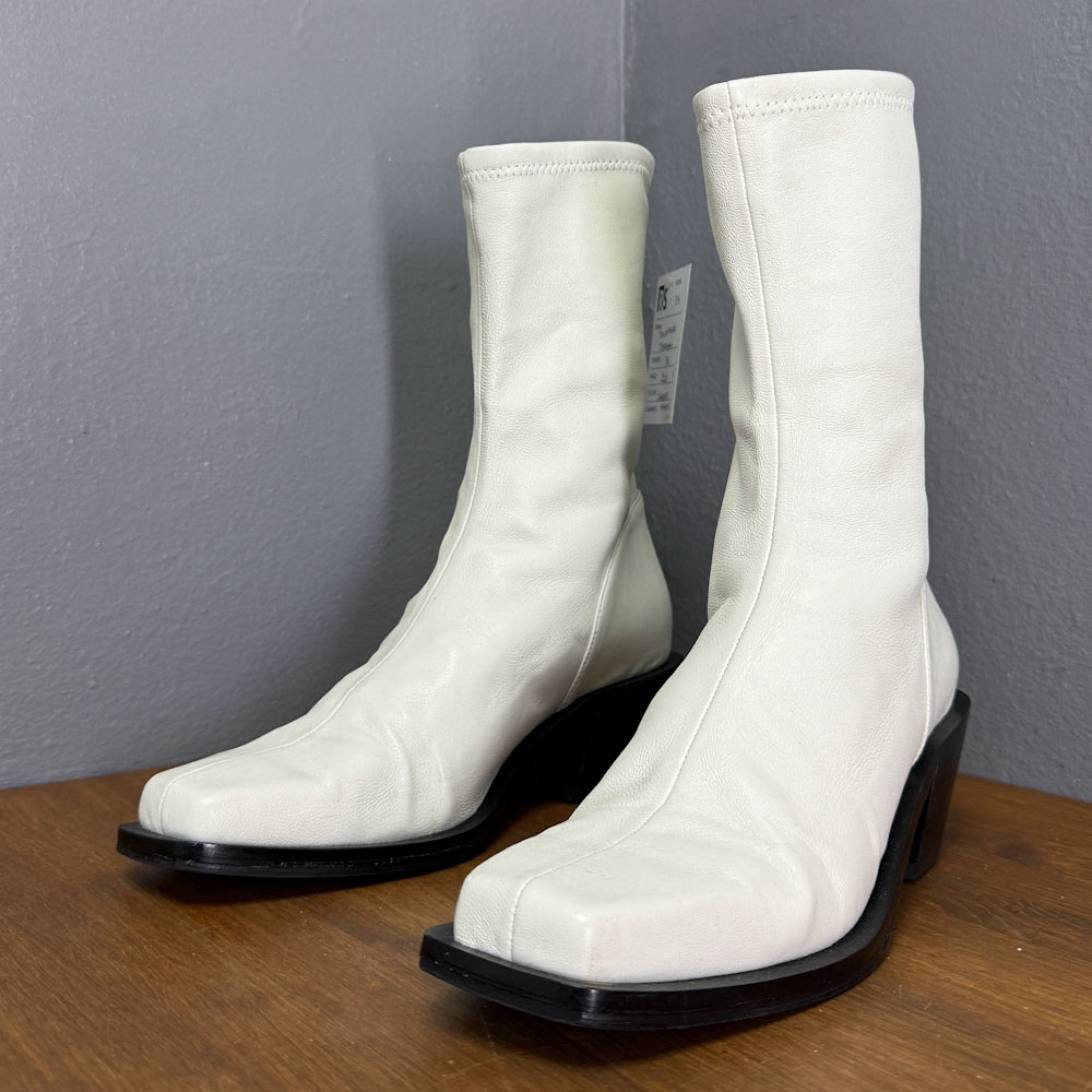 9C5C87AF-D0CE-4196-BA4C-489BEE904C7D