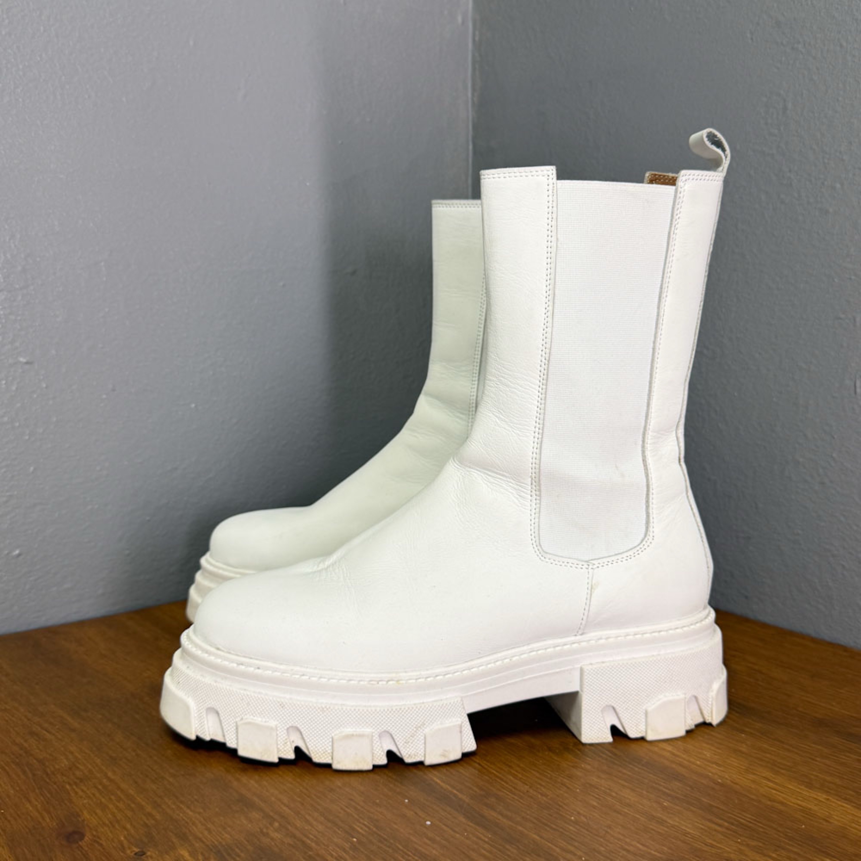 BC22AFCE-6D14-41B1-BAE1-86613D05E6F2