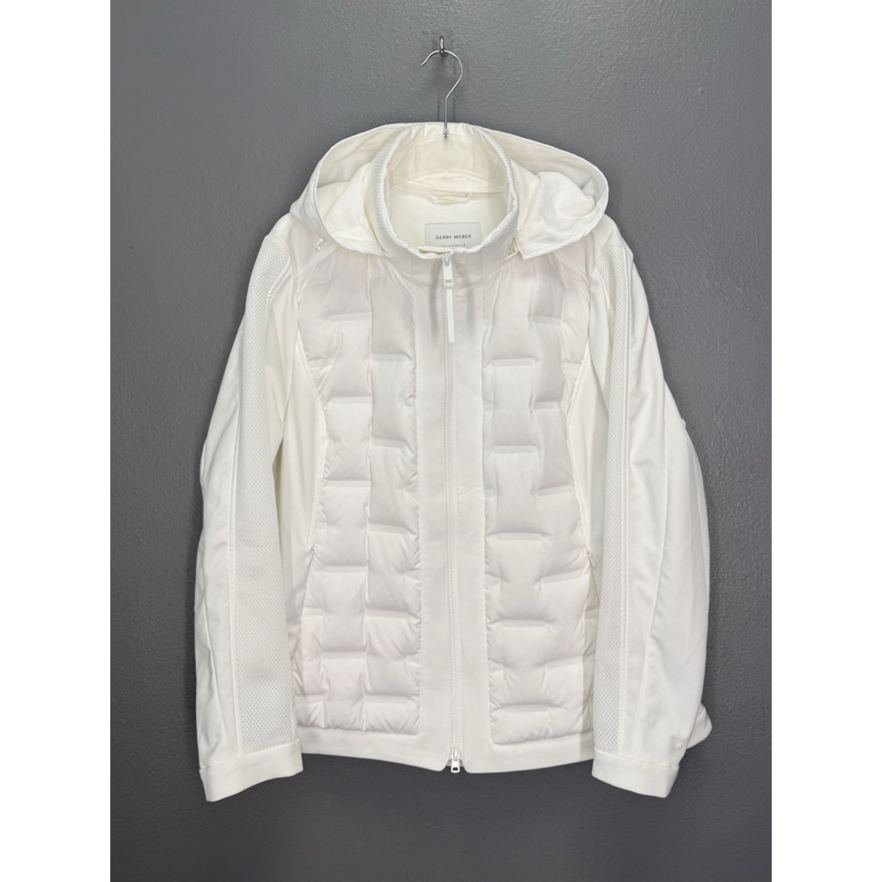 C656F619-E5FE-478E-8320-112EB2443B36