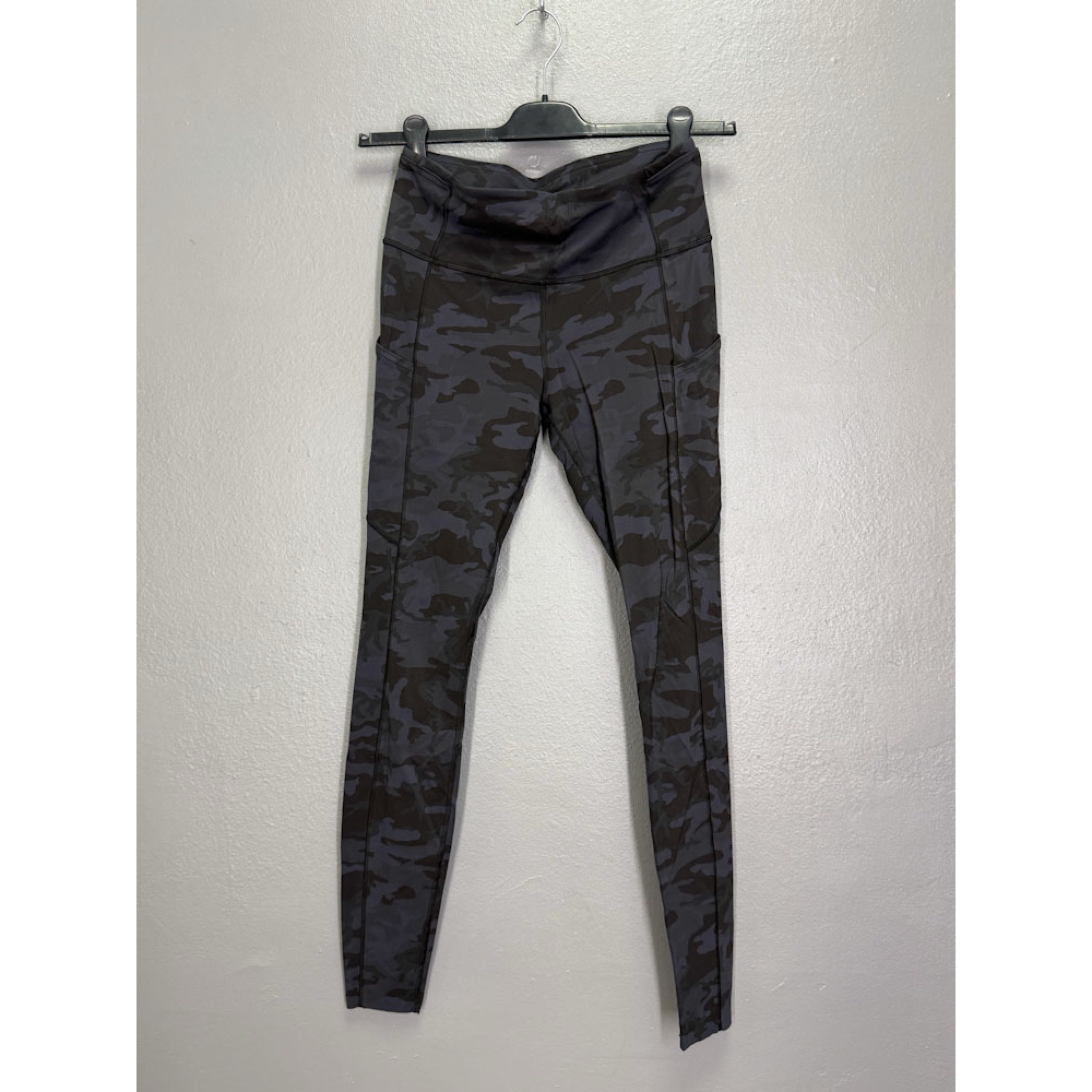 E220D4A8-2CF3-4B25-9012-A9FDD8AA549F