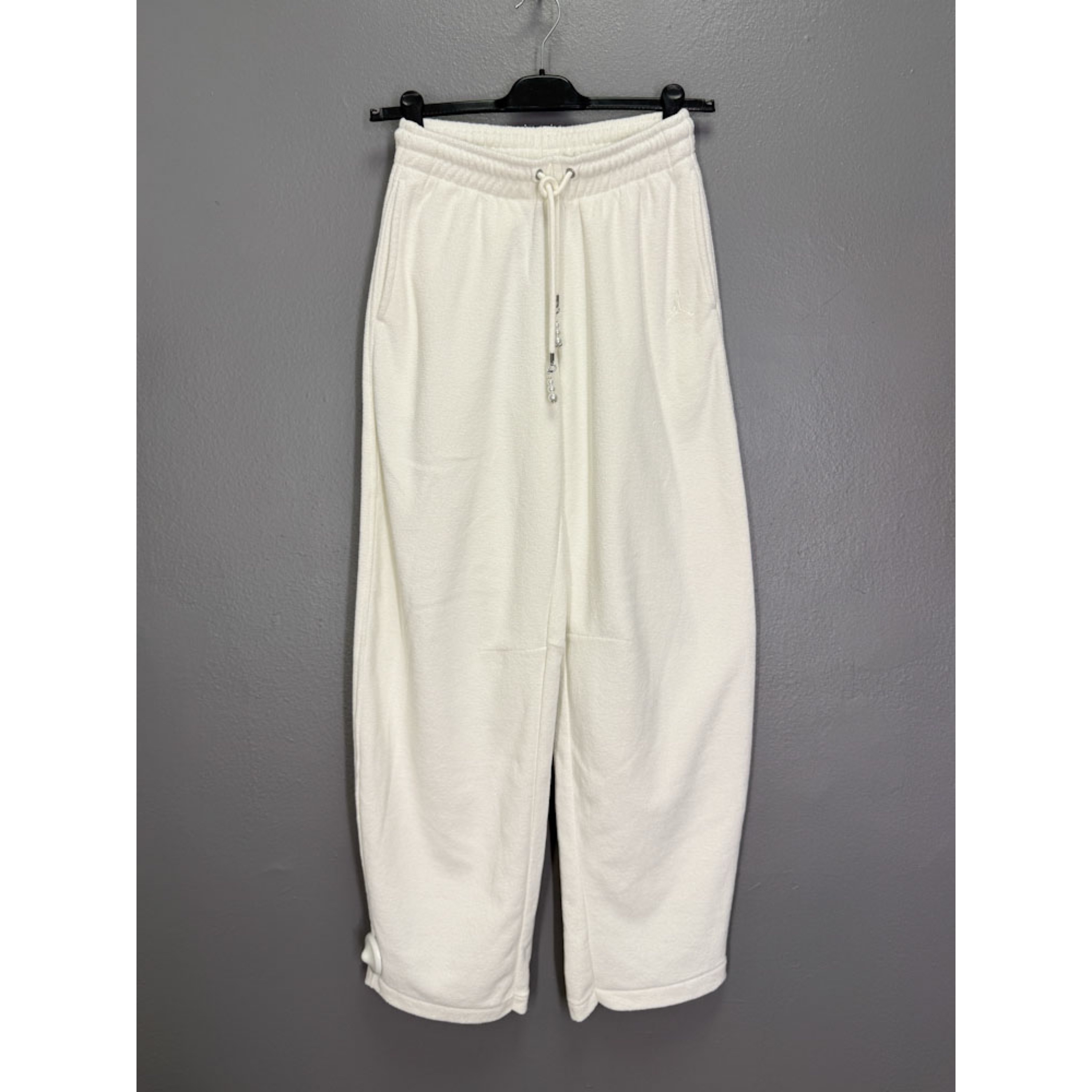 EFB06D7B-EB28-48E7-A9A2-6BA7E589BCAC