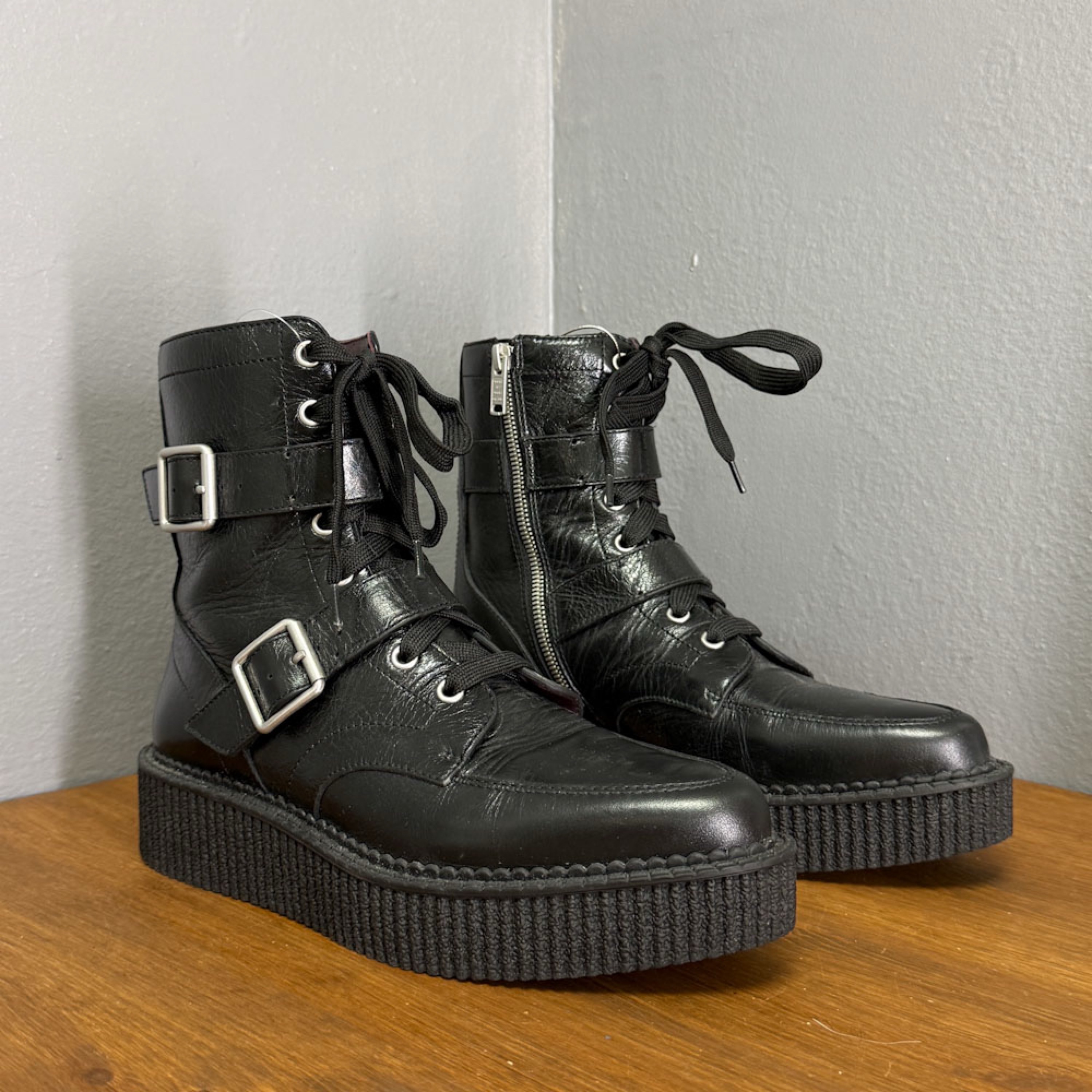 FE4DEEDF-7EA4-4990-A737-00CB92E3C3CC